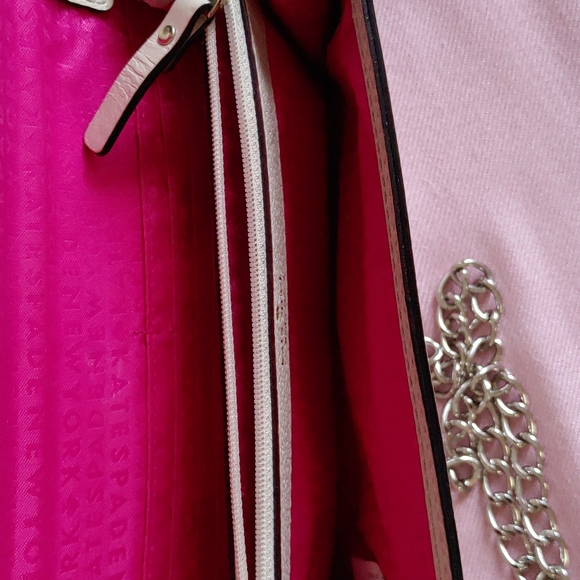 🎉Host Pick🎉Kate Spade Leather Mini Crossbody / Wallet - Picture 4 of 7